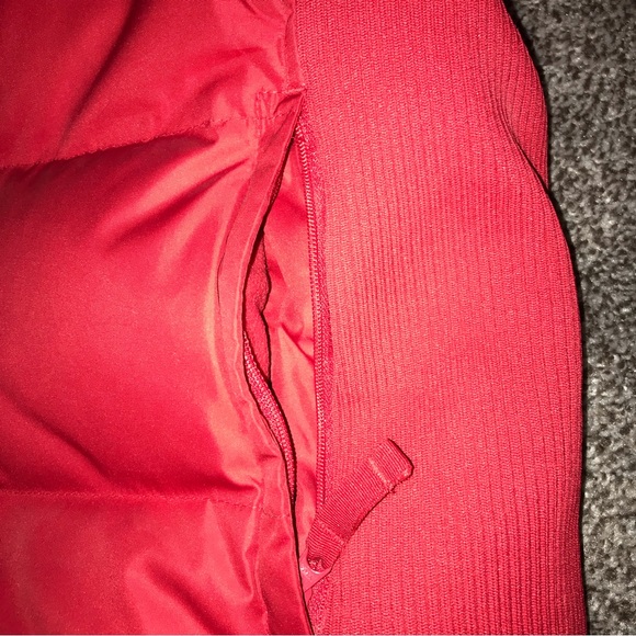 GAP "Premium" Down Red Winter Vest Y2K Super Rare Excellent Quality NEW - Picture 10 of 11